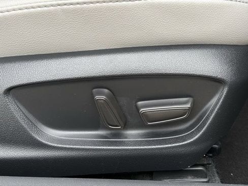 Used 2023 Toyota Camry XSE image 31