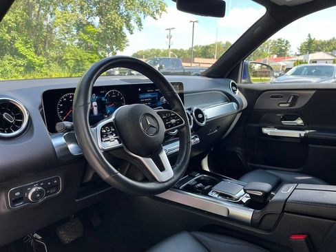 Used 2020 Mercedes-Benz GLB 250 4MATIC image 17