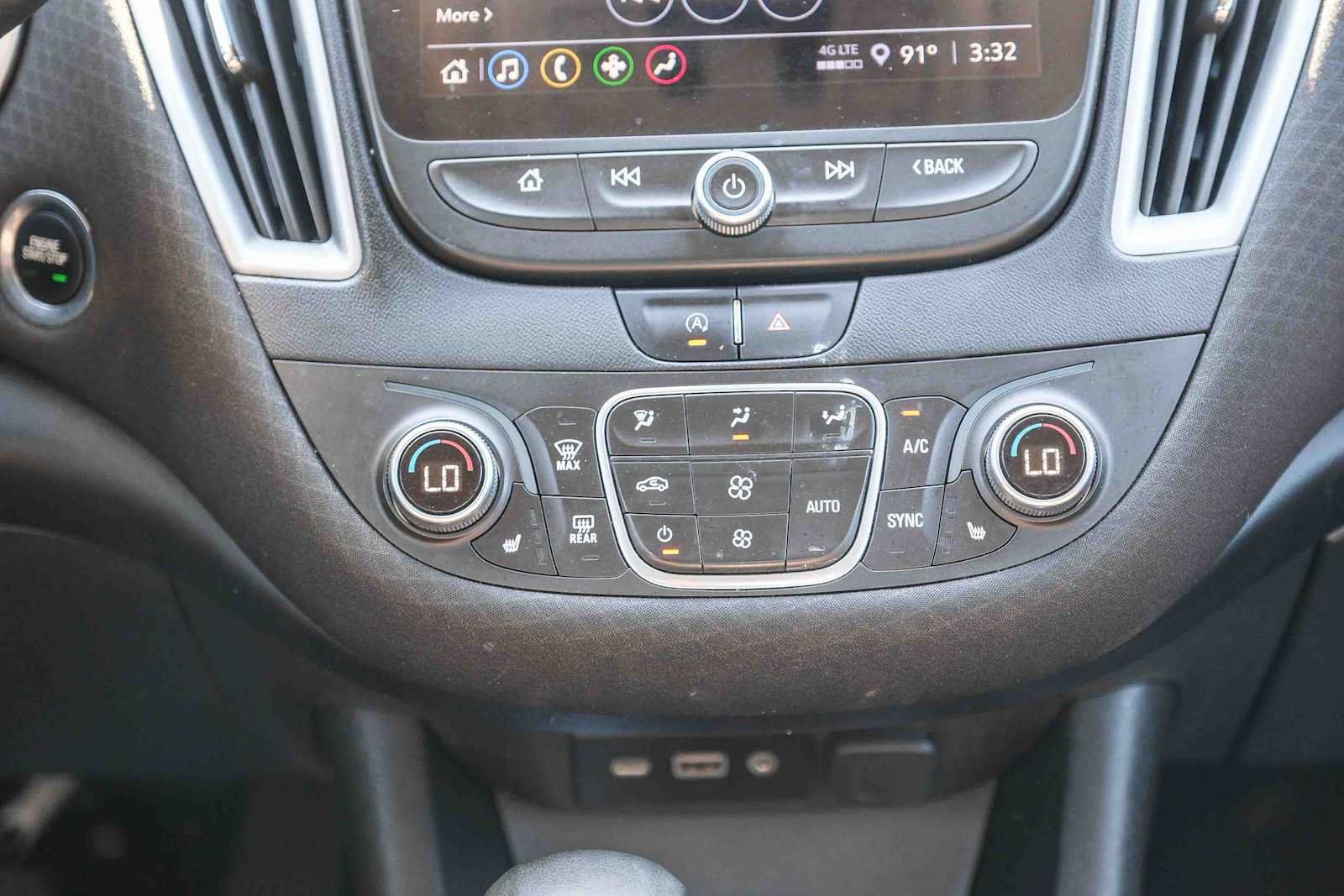 Used 2022 Chevrolet Malibu LT FWD image 15