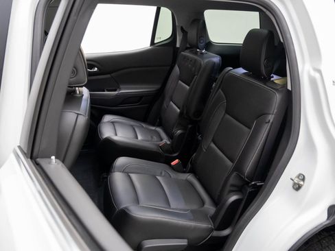 Used 2019 GMC Acadia SLT w/ LPO, Floor Liner Package AWD/4WD image 16