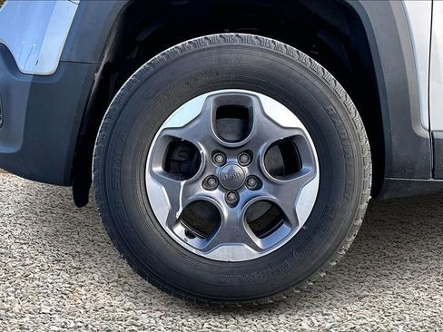 Used 2016 Jeep Renegade Sport w/ Power & Air Group image 8