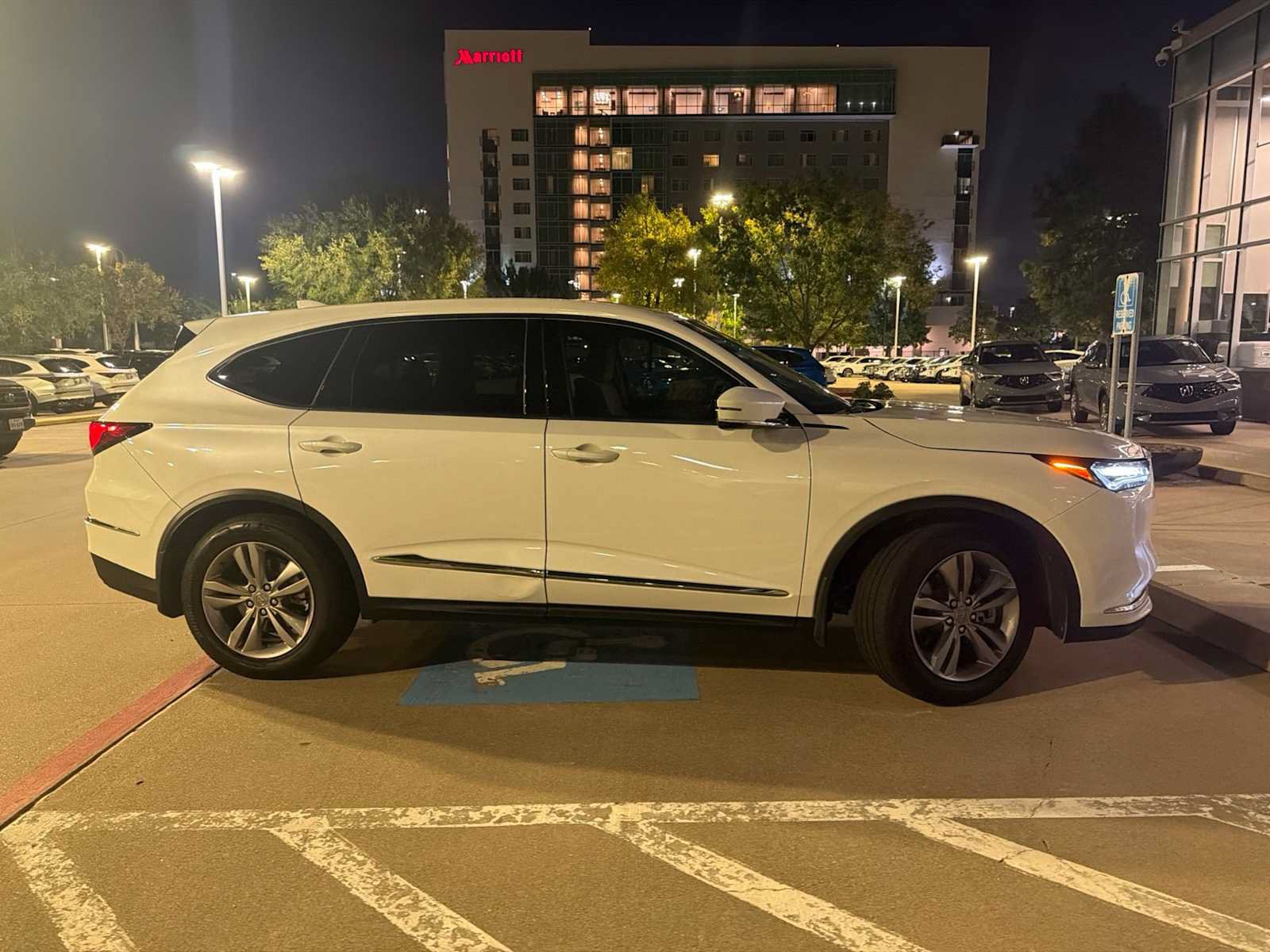 Used 2024 Acura MDX FWD image 4