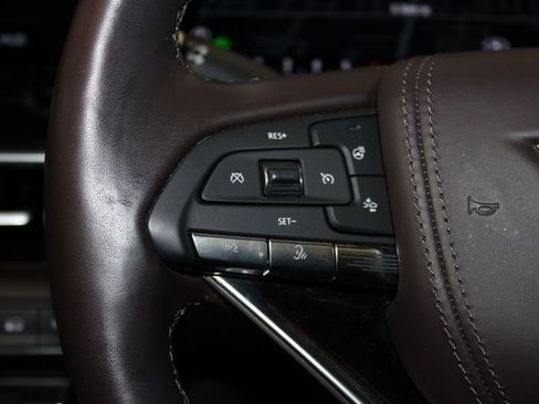 Used 2022 Cadillac Escalade Premium Luxury Platinum image 26