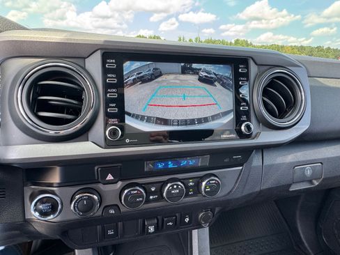 Used 2021 Toyota Tacoma TRD Off-Road image 22