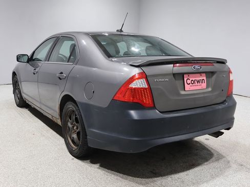 Used 2011 Ford Fusion SE image 4