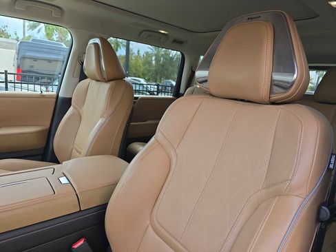 Certified 2025 INFINITI QX80 Sensory image 17