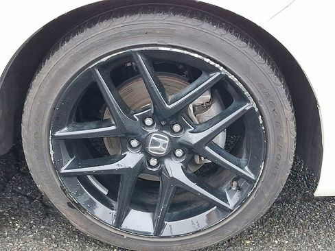 Used 2023 Honda Civic Sport image 9