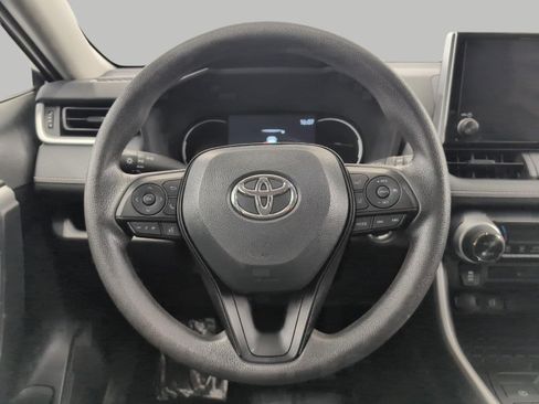 Used 2025 Toyota RAV4 XLE AWD/4WD image 5