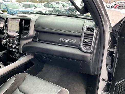 Used 2024 RAM 1500 Laramie AWD/4WD image 12