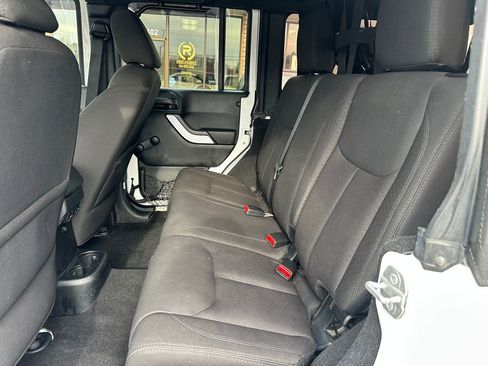 Used 2015 Jeep Wrangler Unlimited Sport image 35