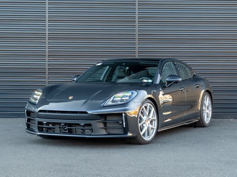 New 2026 Porsche Panamera 4 AWD/4WD image 1