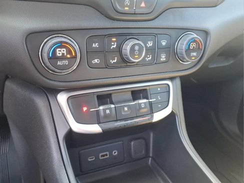 Certified 2023 GMC Terrain SLE w/ Driver Convenience Package FWD image 14