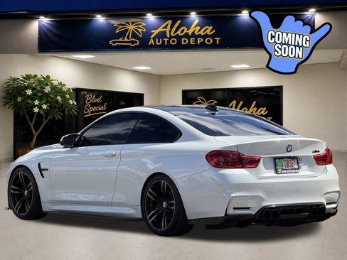 Used 2018 BMW M4 Coupe RWD image 3