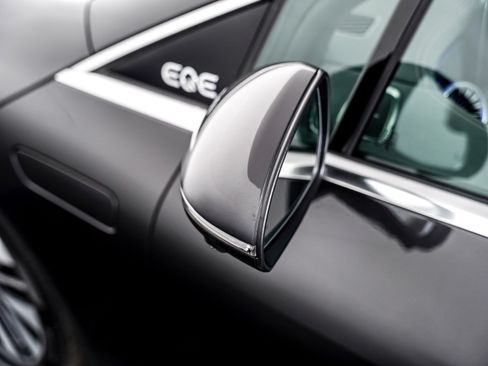 Certified 2023 Mercedes-Benz EQE 350+ 4MATIC Sedan w/ Exclusive Trim Package image 22