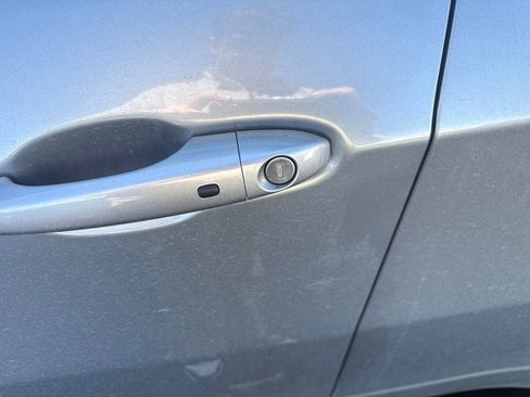 Used 2022 Jeep Compass Limited image 9