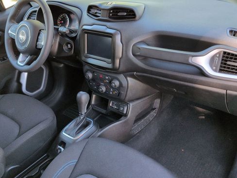 Used 2021 Jeep Renegade Latitude image 24