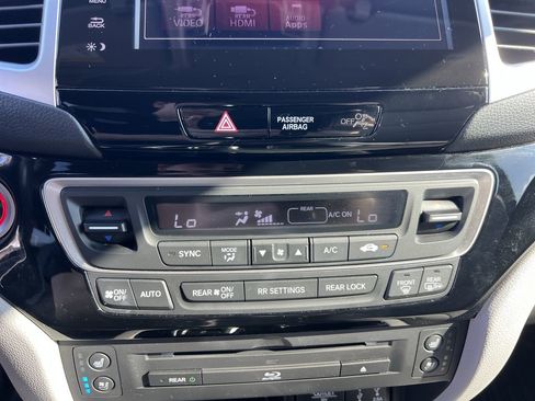 Used 2017 Honda Pilot Elite image 24