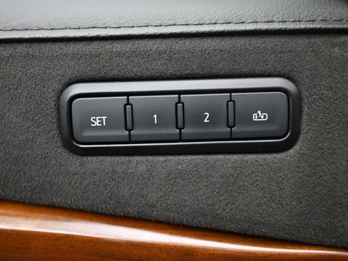 Used 2020 Cadillac Escalade Premium Luxury w/ LPO, Radiant Package image 24