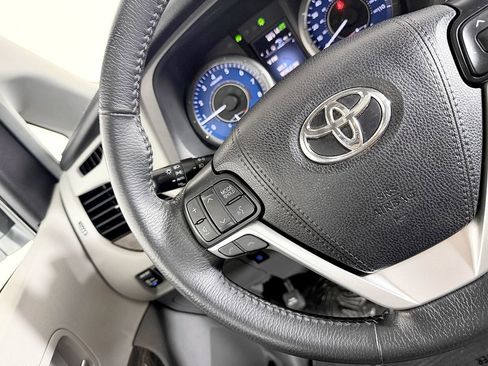 Used 2018 Toyota Sienna XLE w/ XLE Navigation Package AWD/4WD image 65