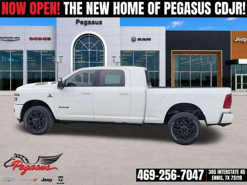 New 2026 RAM 2500 Laramie AWD/4WD image 3