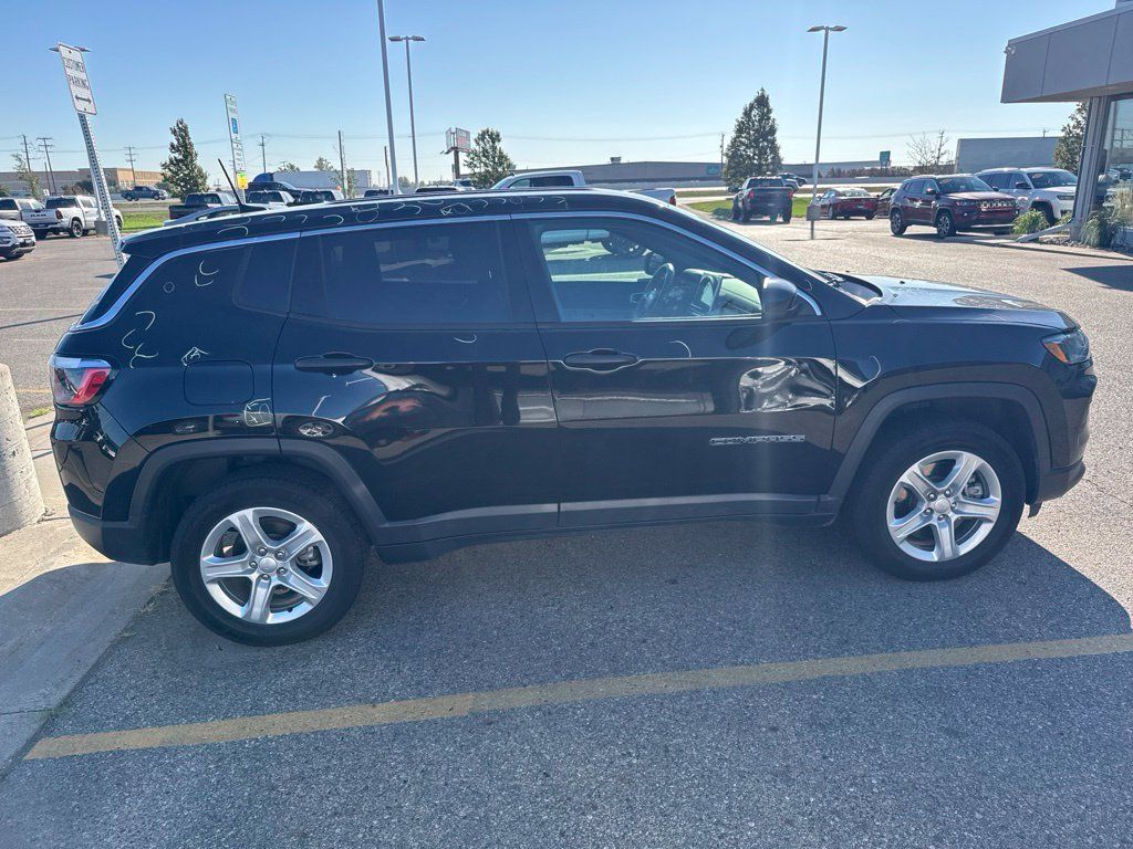 Used 2023 Jeep Compass Sport AWD/4WD image 7