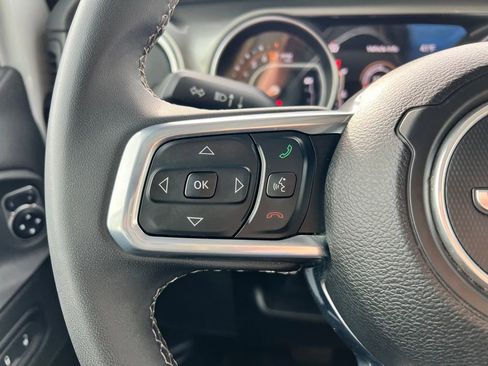 Used 2023 Jeep Gladiator Overland image 17