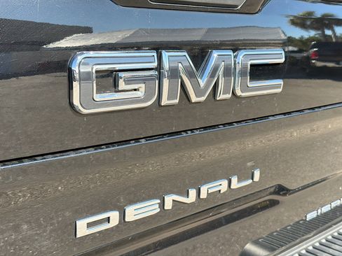 Used 2024 GMC Sierra 1500 Denali Ultimate image 11