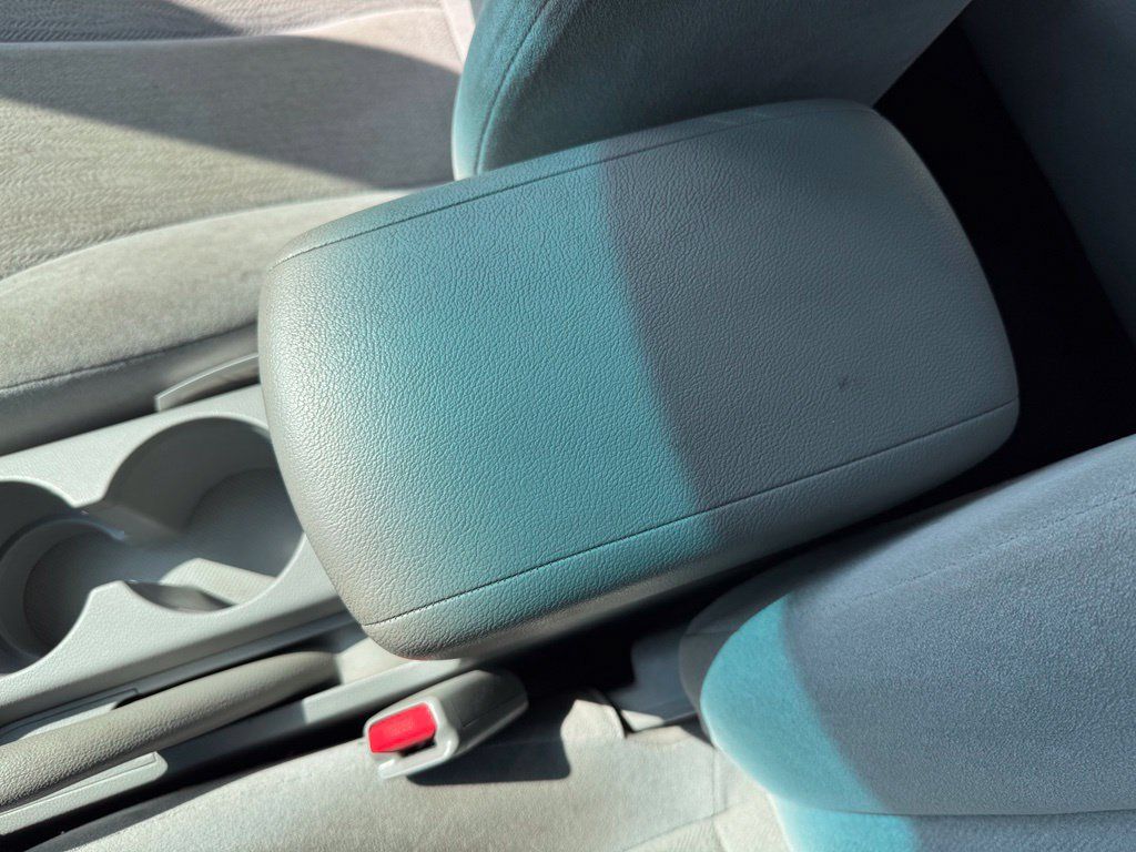 Used 2010 Kia Optima LX FWD image 19