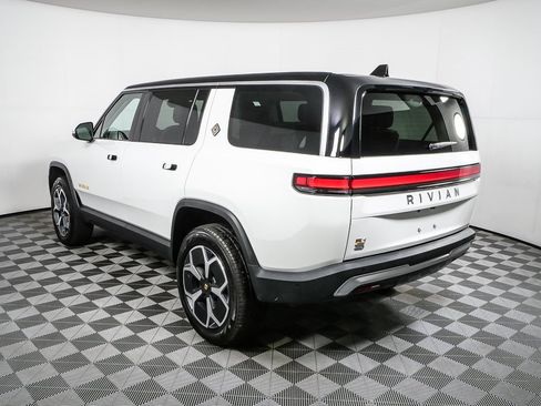 Used 2024 Rivian R1S Adventure image 3