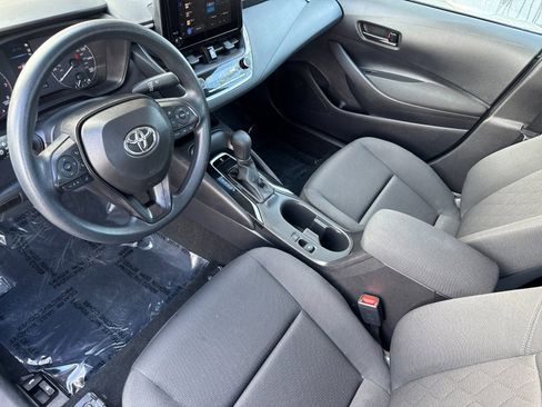 Used 2025 Toyota Corolla LE FWD image 9
