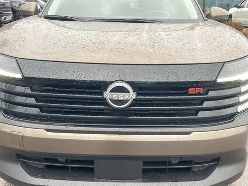 Certified 2025 Nissan Kicks SR image 12