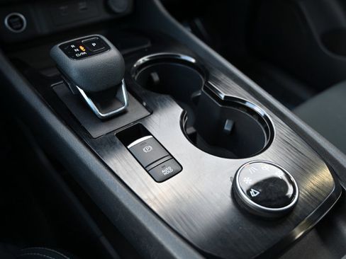 Used 2023 Nissan Rogue S image 24