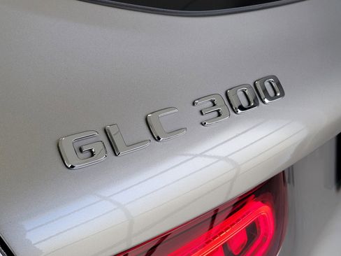 Used 2022 Mercedes-Benz GLC 300 image 6