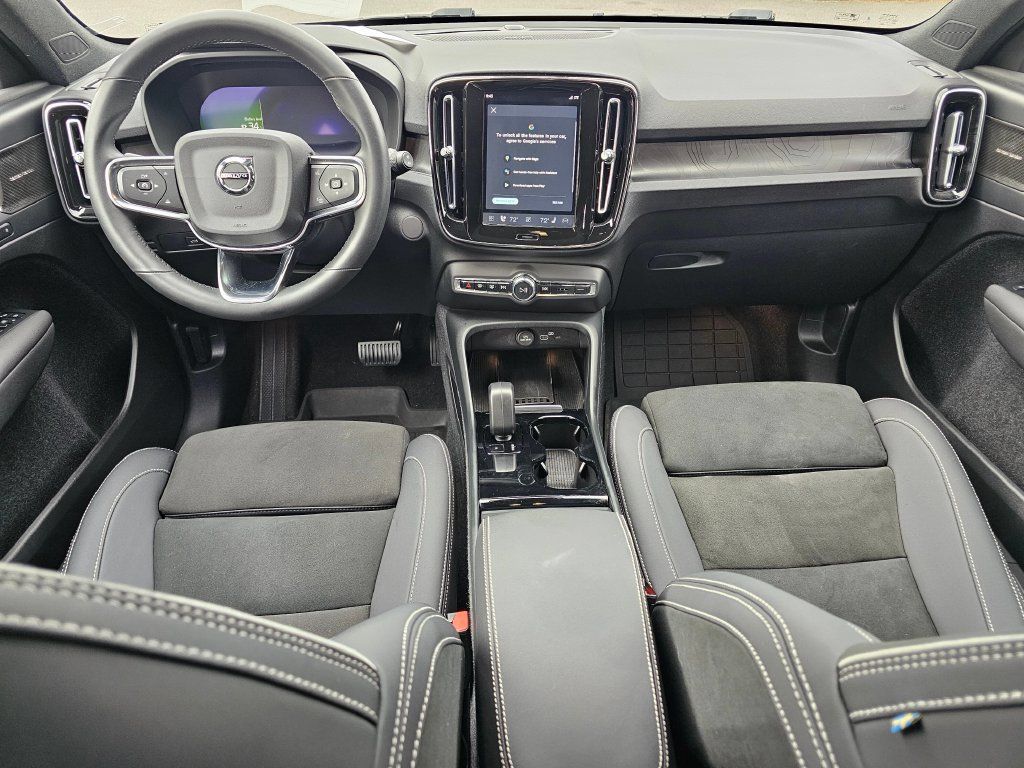 Used 2023 Volvo XC40 Recharge Ultimate AWD/4WD image 15