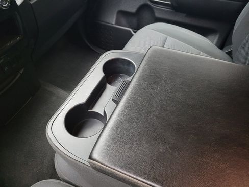 Used 2014 Nissan Titan SV image 26