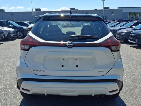 Used 2023 Nissan Kicks SV FWD image 5