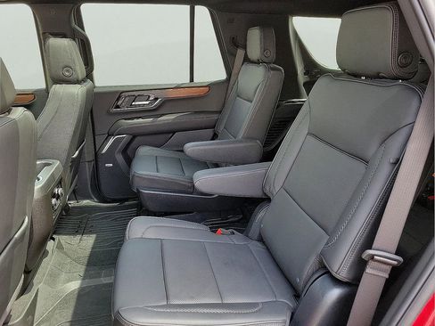 Used 2025 GMC Yukon Denali w/ Sun & Power Step Package AWD/4WD image 13
