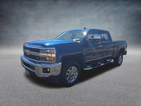 Used 2015 Chevrolet Silverado 2500 LTZ w/ LTZ Plus Package AWD/4WD image 8