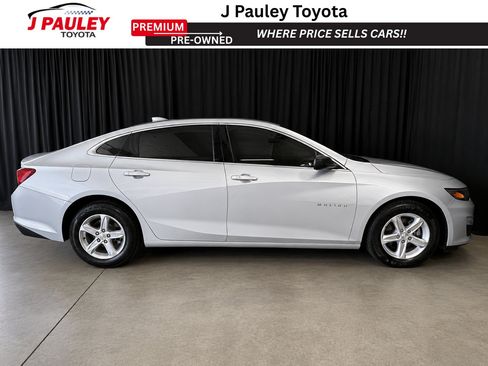 Used 2020 Chevrolet Malibu LS FWD image 4