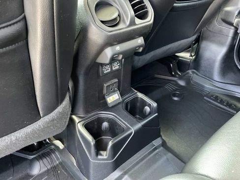 Used 2020 Jeep Gladiator Overland AWD/4WD image 15