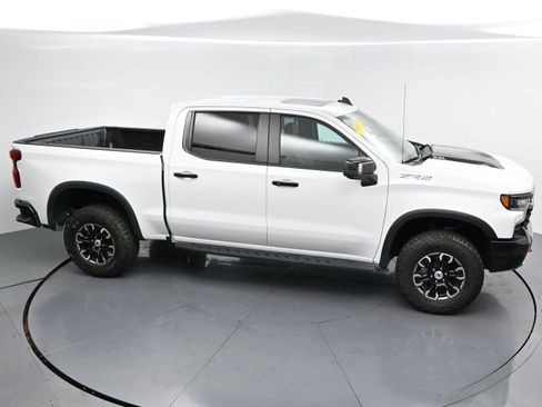 Used 2023 Chevrolet Silverado 1500 ZR2 w/ Technology Package AWD/4WD image 39