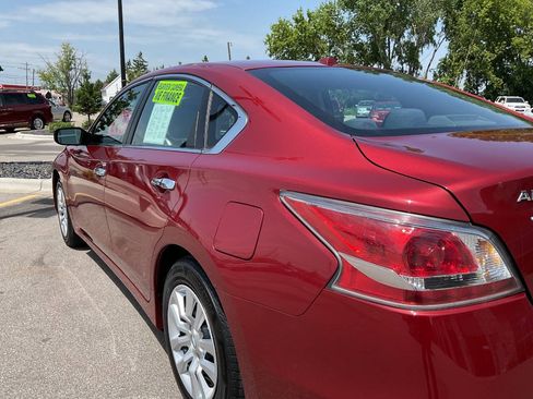 Used 2015 Nissan Altima 2.5 S w/ Power Driver Seat Package FWD image 5