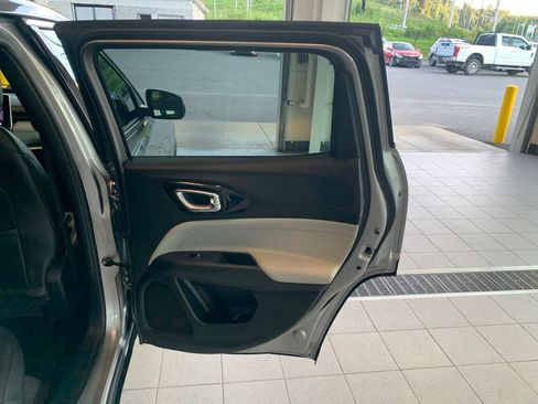 Used 2023 Jeep Compass Limited AWD/4WD image 19