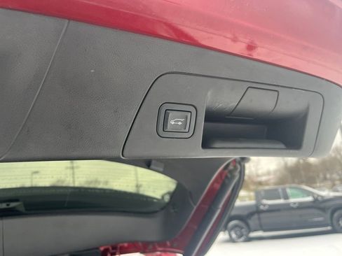 Used 2021 Buick Envision Essence image 25