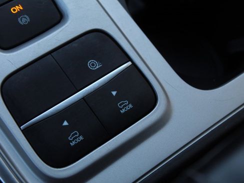 Used 2023 Ford Explorer XLT w/ Equipment Group 202A image 21