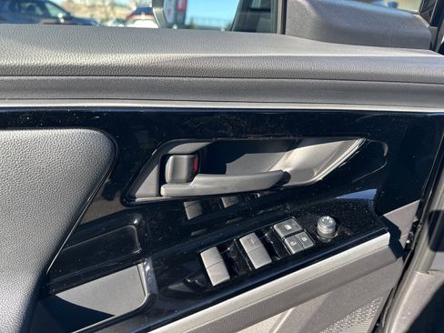 Used 2025 Toyota bZ4X AWD image 5