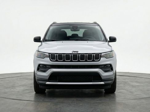 Used 2025 Jeep Compass Limited image 2