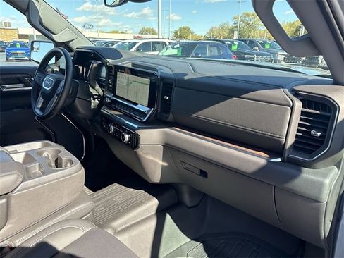 Certified 2023 GMC Sierra 1500 SLT image 28
