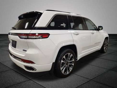Used 2023 Jeep Grand Cherokee Overland w/ Luxury Tech Group IV image 3