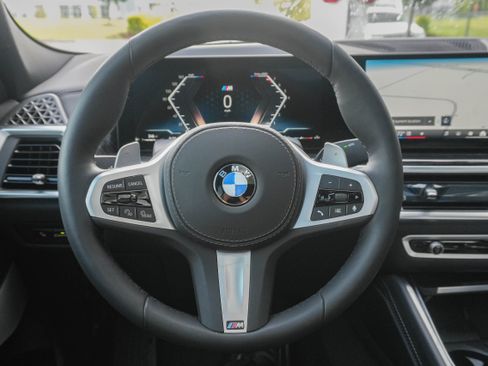 Certified 2025 BMW X6 xDrive40i w/ Climate Comfort Package image 15